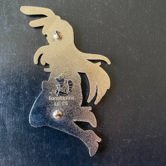 Anime Bunny Girl Mai Sakurajima LE25 pin NWOT
